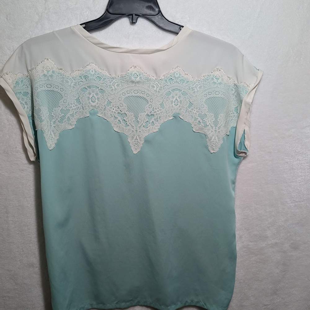 Elegant Lace Trim Women’s Top
